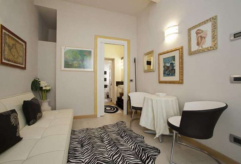 مبيت وإفطار Lori's Inn