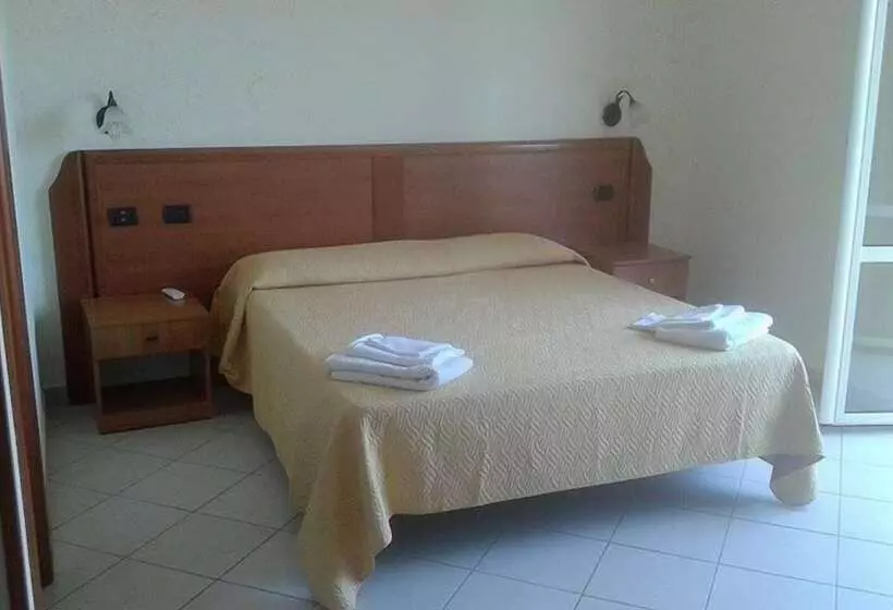 مسافرخانه Ristorante La Decanata