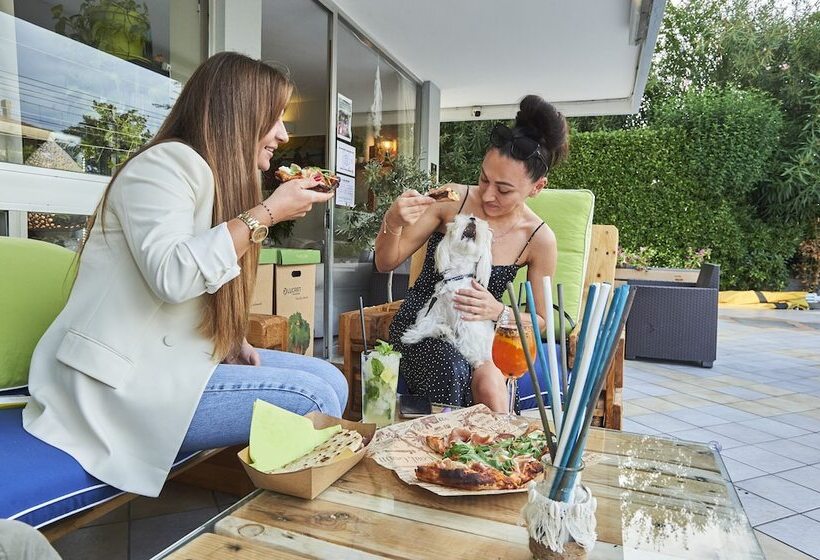 هتل A Casa Nostra