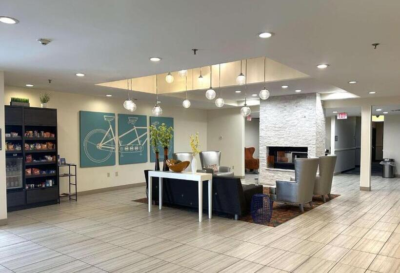 فندق Best Western Erie Inn & Suites