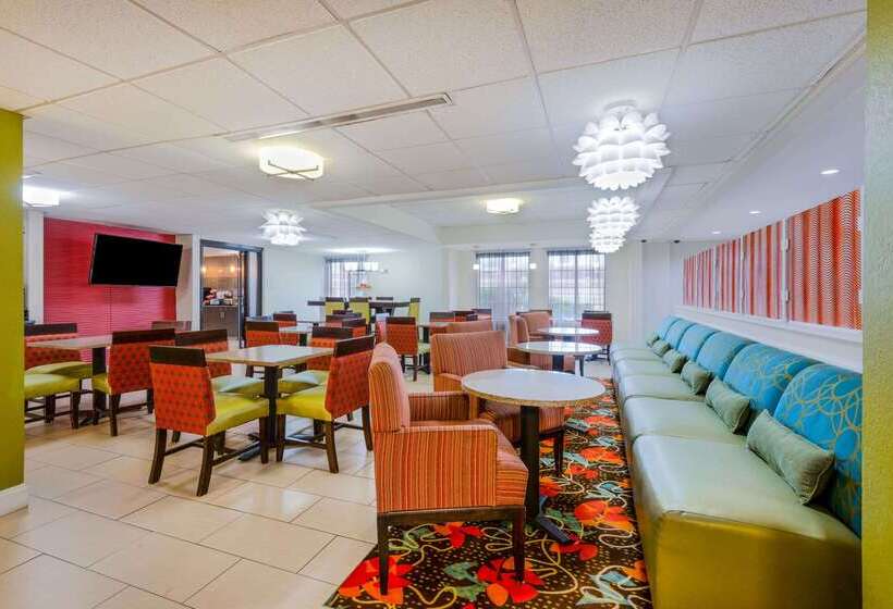 בית מלון כפרי La Quinta Inn & Suites   New River Gorge National Park