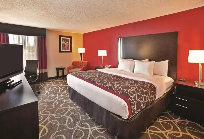 Отель La Quinta Inn & Suites New River Gorge National Park