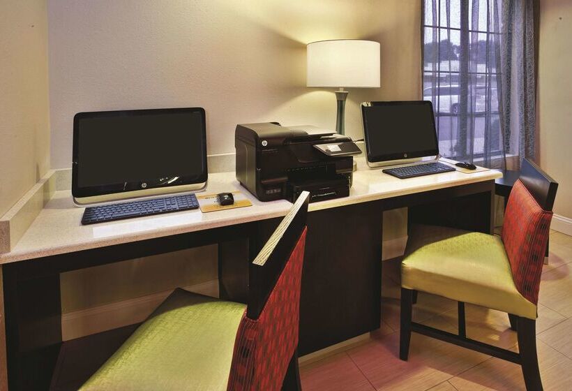 בית מלון כפרי La Quinta Inn & Suites   New River Gorge National Park