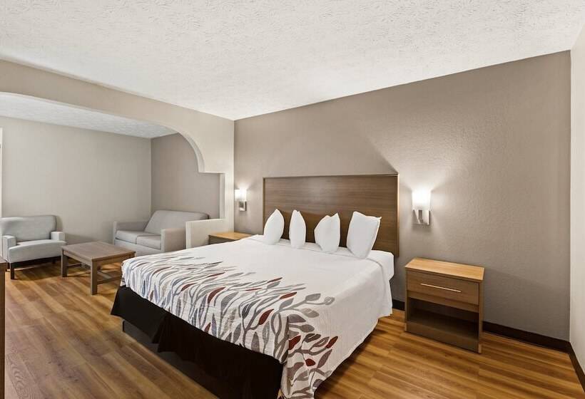 Отель Red Roof Inn & Suites Newnan