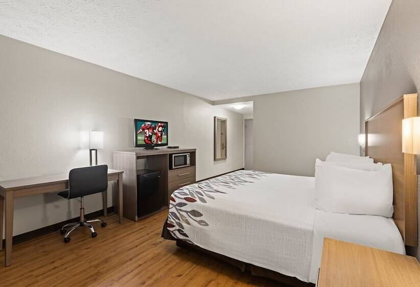 Отель Red Roof Inn & Suites Newnan