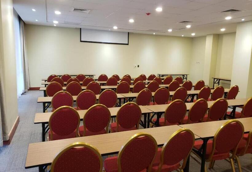 هتل Diego De Almagro Castro