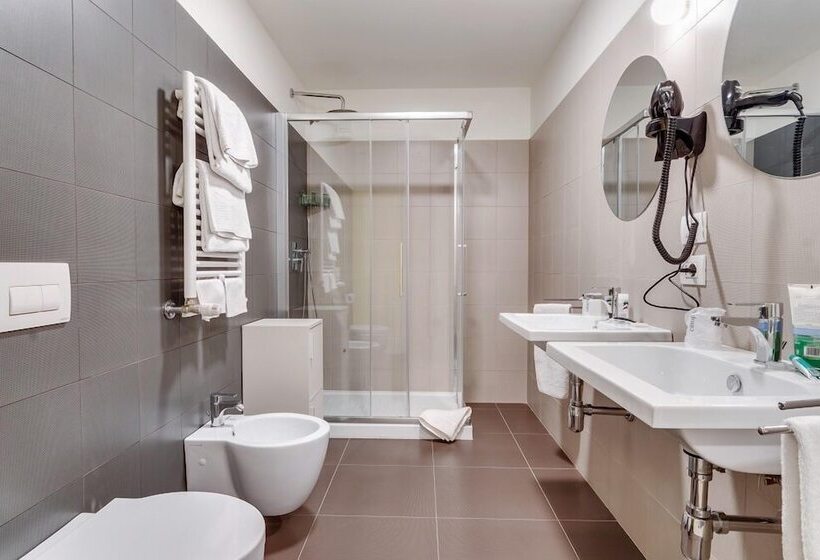 فندق Camplus Bernini Casa Per Ferie