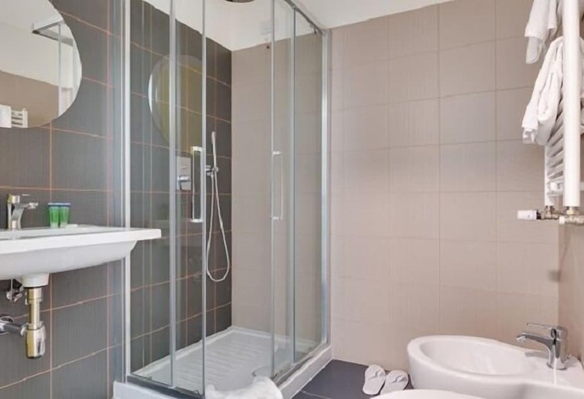 فندق Camplus Bernini Casa Per Ferie