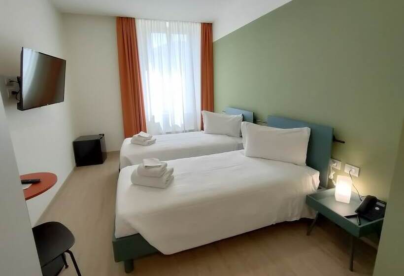 فندق Camplus Bernini Casa Per Ferie