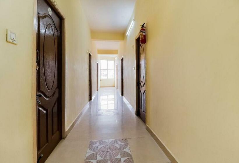 هتل Oyo 64823 Royace Palace