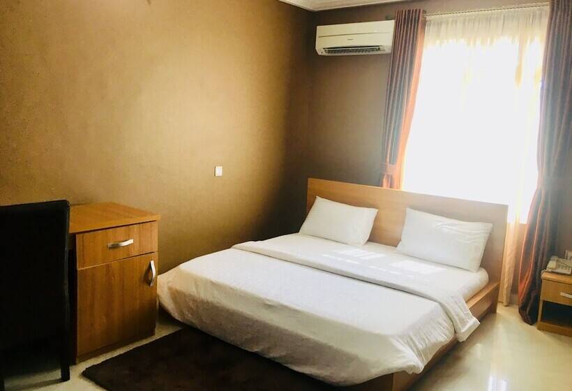 Milestone Hotel Annex