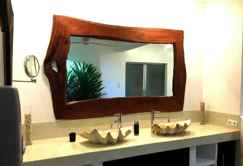 Bed and Breakfast Galu Ecolodge