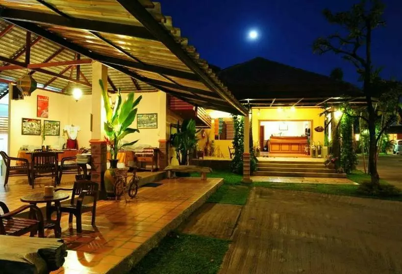 Hotelli Baan Kiang Chan Resort