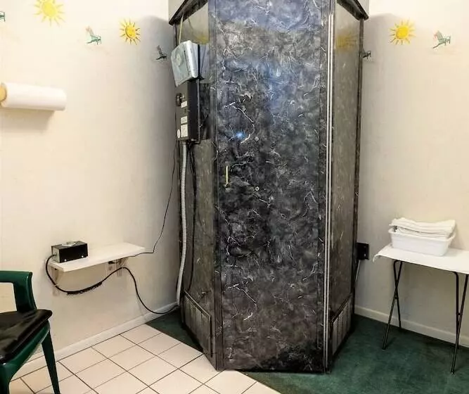 Motelli Mountain Host Motor Inn