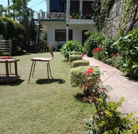 Retkeilymaja Ambika Cottages