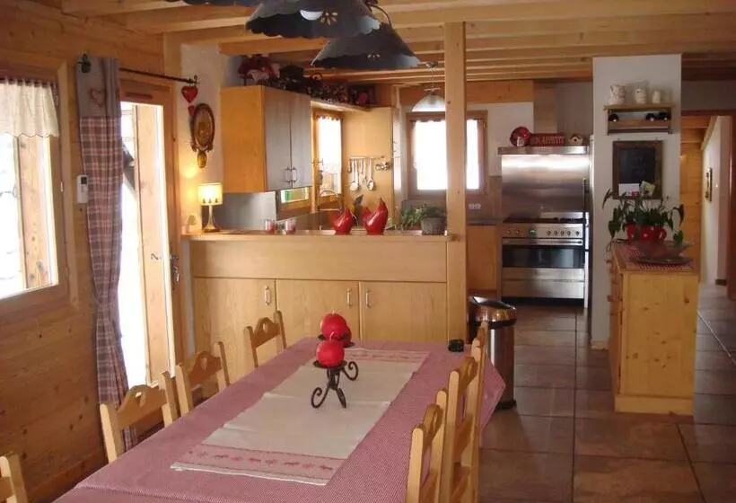 Bed And Breakfast Chalet Manava