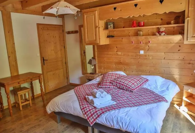 Bed And Breakfast Chalet Manava