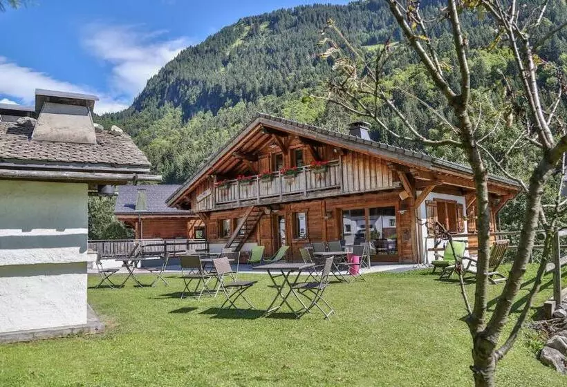 Bed And Breakfast Chalet Manava