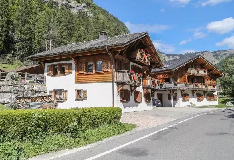 Bed And Breakfast Chalet Manava