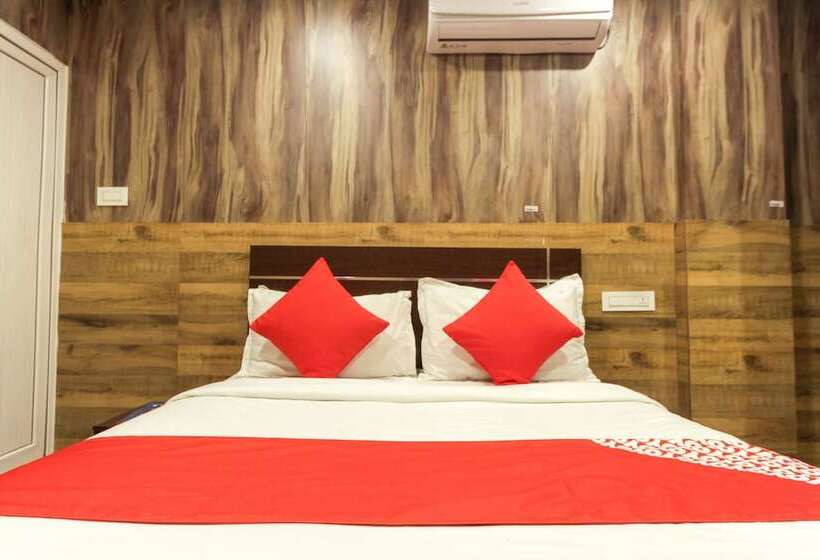 ホテル Oyo 26990  Ivory Grande