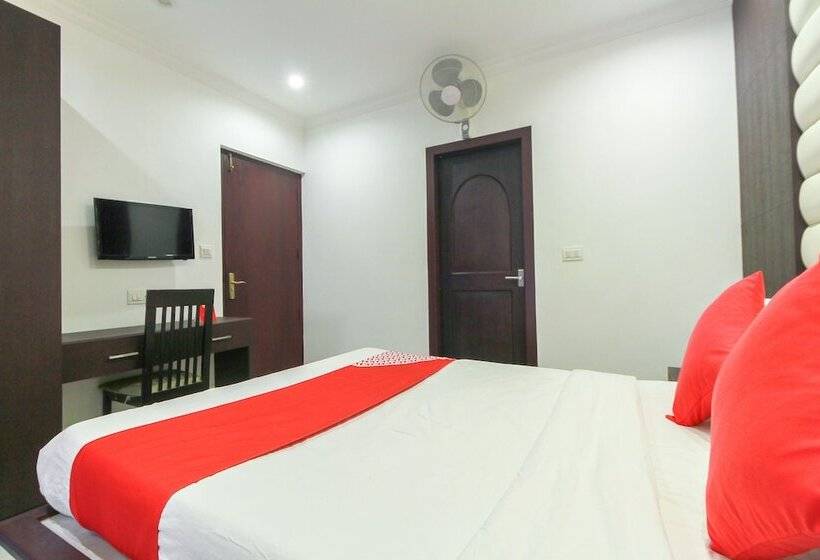 ホテル Oyo 26990  Ivory Grande