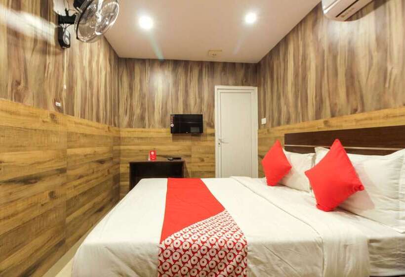 ホテル Oyo 26990  Ivory Grande