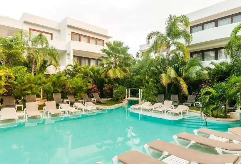 Mak Nuk Village   Clothing Optional