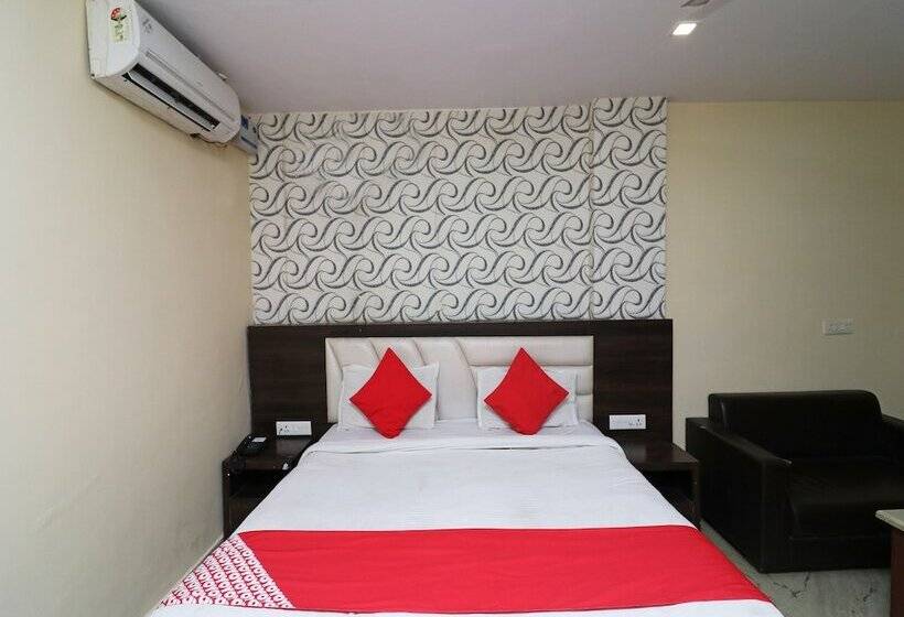 Oyo 23595 Hotel Tajway Inn