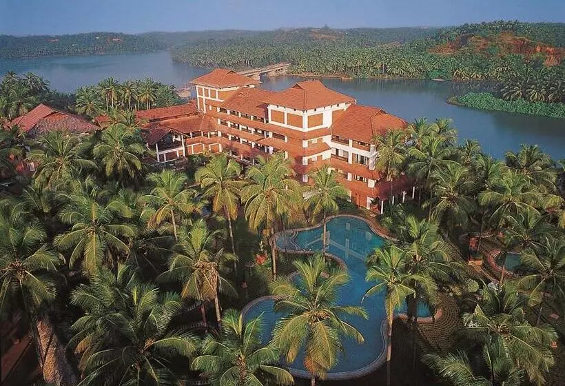 リゾートホテル The Raviz Kadavu, Kozhikode