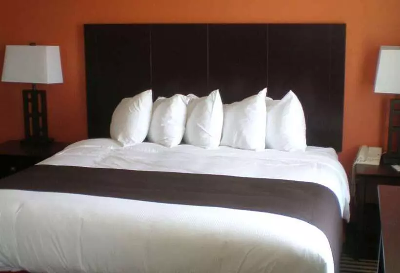 Отель Americinn By Wyndham Pella