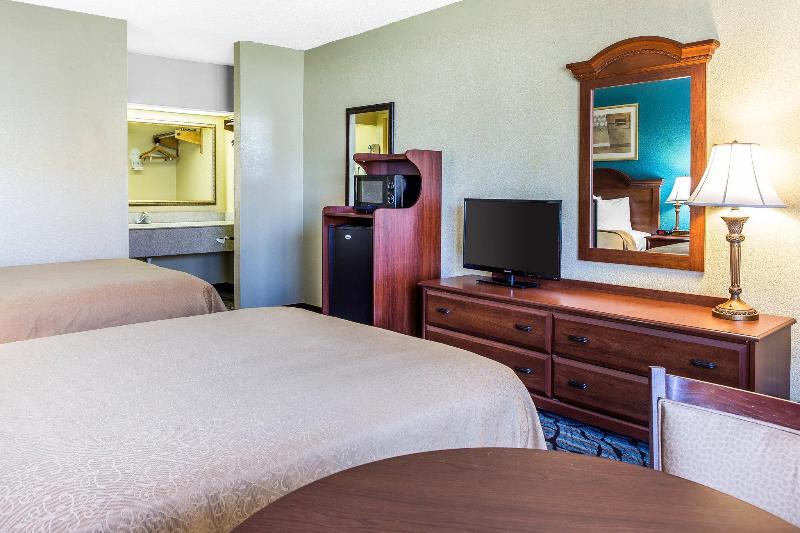 Отель Baymont By Wyndham Walterboro