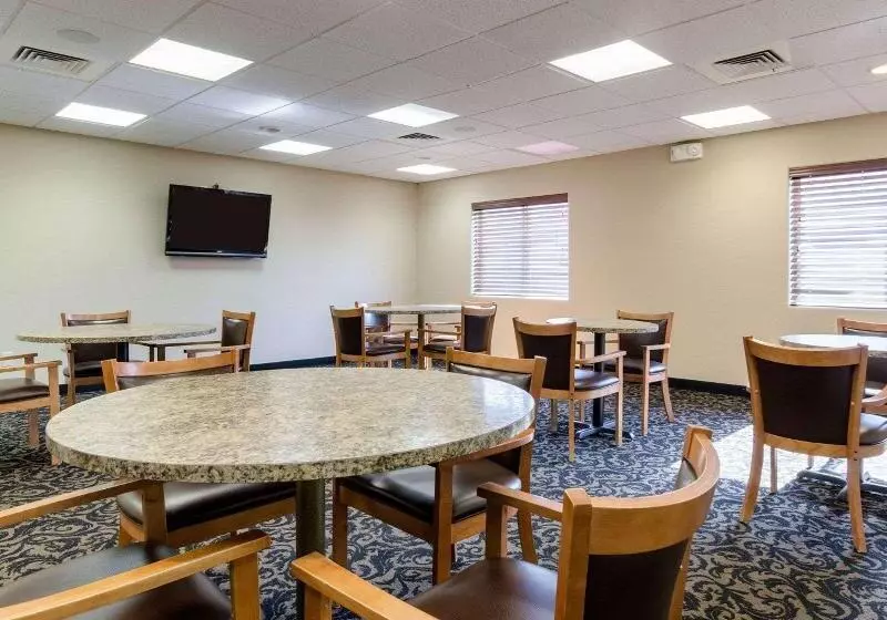 هتل Comfort Inn Garden City