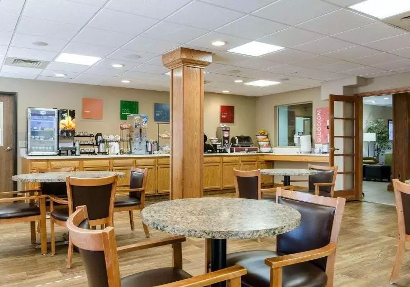 هتل Comfort Inn Garden City