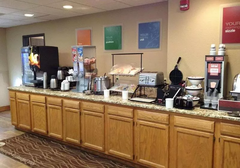 هتل Comfort Inn Garden City