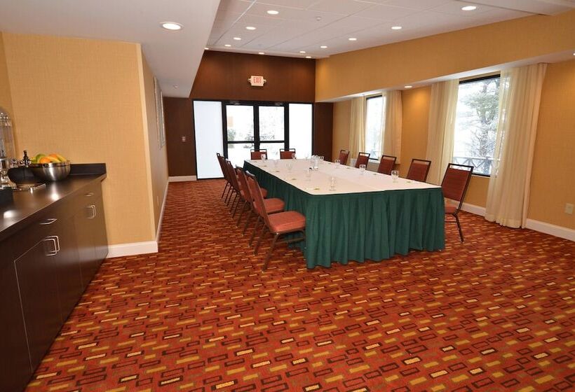 酒店 Courtyard Burlington Williston