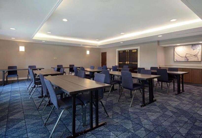 Otel Courtyard By Marriott Cincinnati Airport