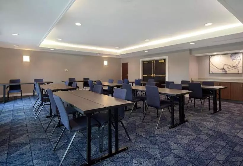 호텔 Courtyard By Marriott Cincinnati Airport