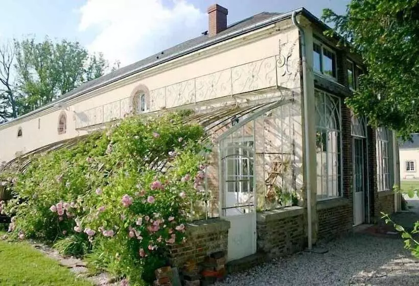 فندق Domaine De Moresville