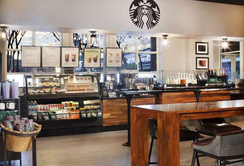 فندق Hilton Alexandria Old Town