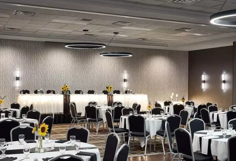 Holiday Inn Hotel & Suites Madison West, An Ihg