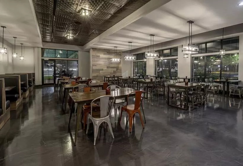 هتل Holiday Inn & Suites Wausau Rothschild, An Ihg