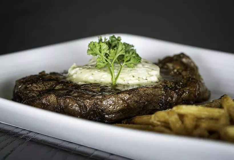 هتل Holiday Inn & Suites Wausau Rothschild, An Ihg