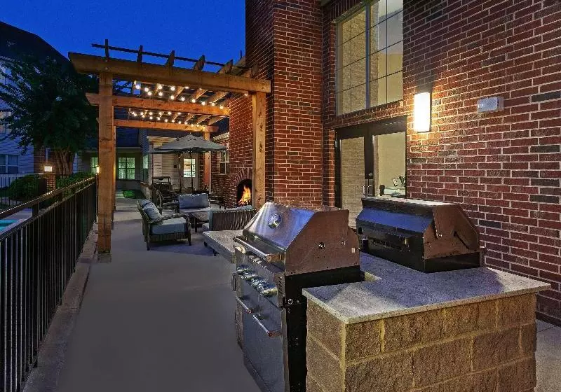 هتل Homewood Suites By Hilton Greensboro