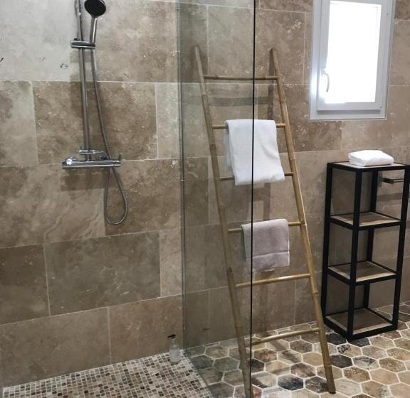 Отель Le Devem De Mirapier