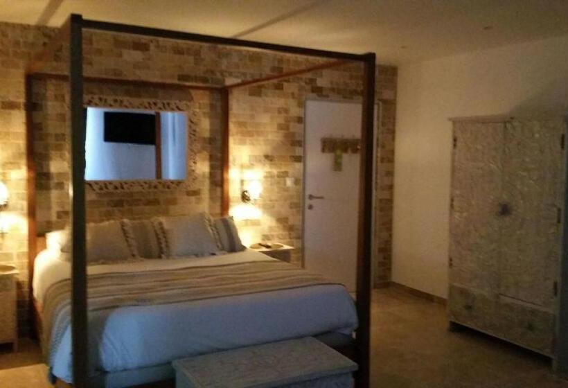 Отель Le Devem De Mirapier