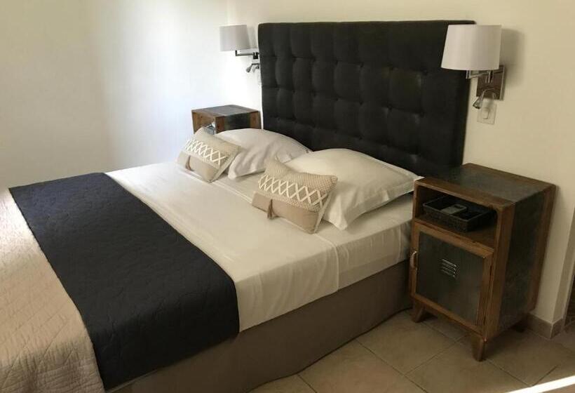 Отель Le Devem De Mirapier