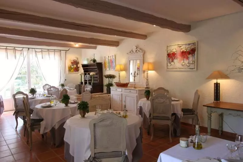 Hotel Mas Des Carassins