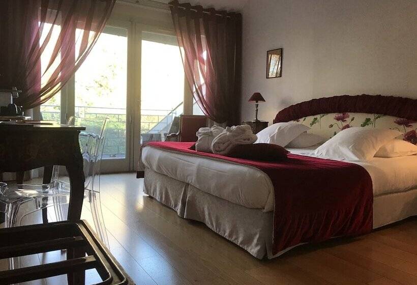 Отель Pavillon Du Chateau