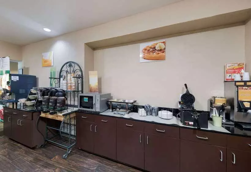 호텔 Quality Inn & Suites Terrell