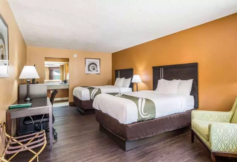 Отель Quality Inn & Suites Corinth West